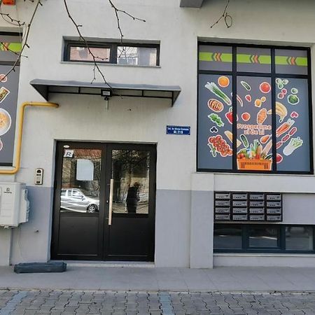 Apartament 1 Mai Bloc Nou-Self Check-In Craiova Esterno foto