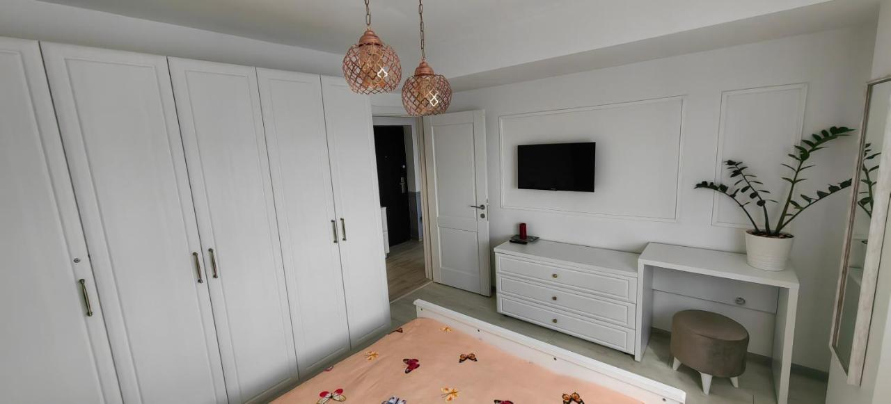 Apartament 1 Mai Bloc Nou-Self Check-In Craiova Esterno foto