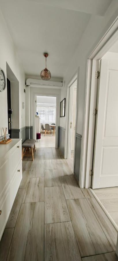 Apartament 1 Mai Bloc Nou-Self Check-In Craiova Esterno foto