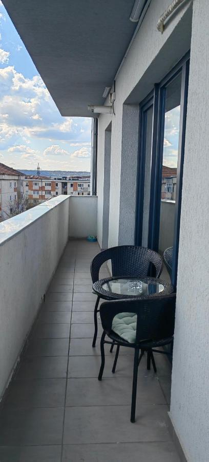 Apartament 1 Mai Bloc Nou-Self Check-In Craiova Esterno foto