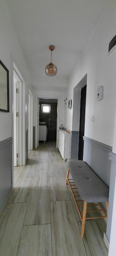 Apartament 1 Mai Bloc Nou-Self Check-In Craiova Esterno foto